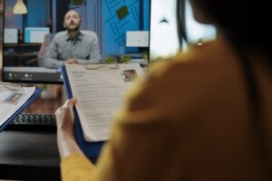 Ушли рекруты: спрос на новых сотрудников упал на 15%